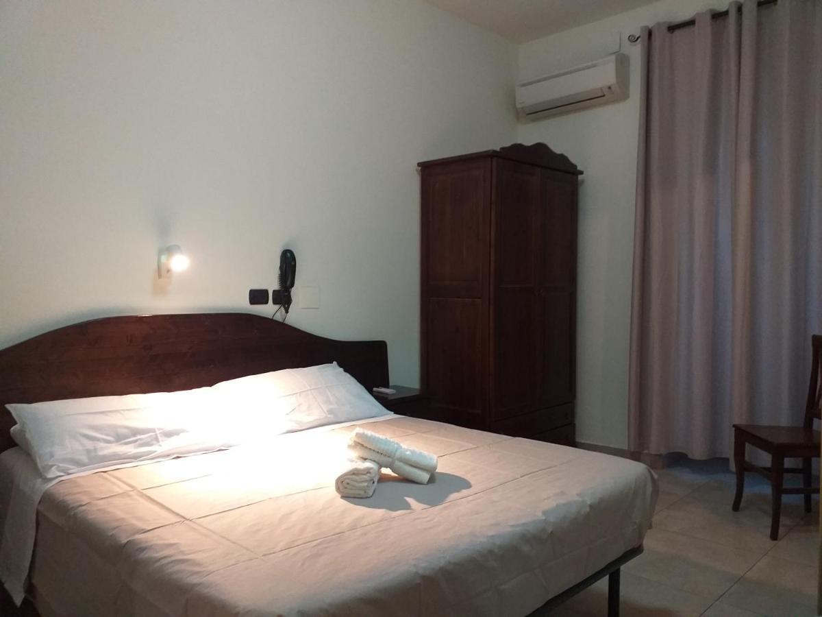Hotel Vittorio Veneto Napoli Esterno foto