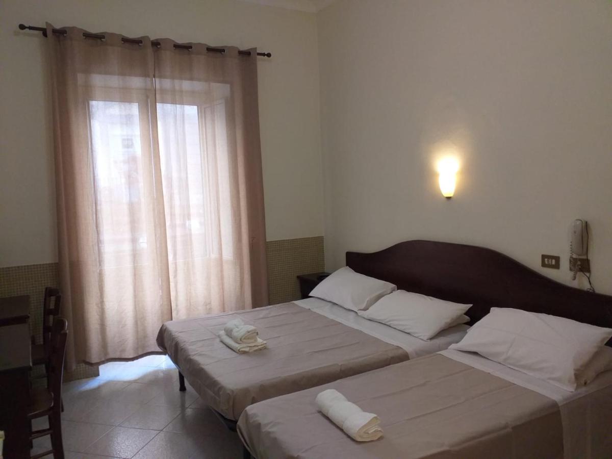 Hotel Vittorio Veneto Napoli Esterno foto