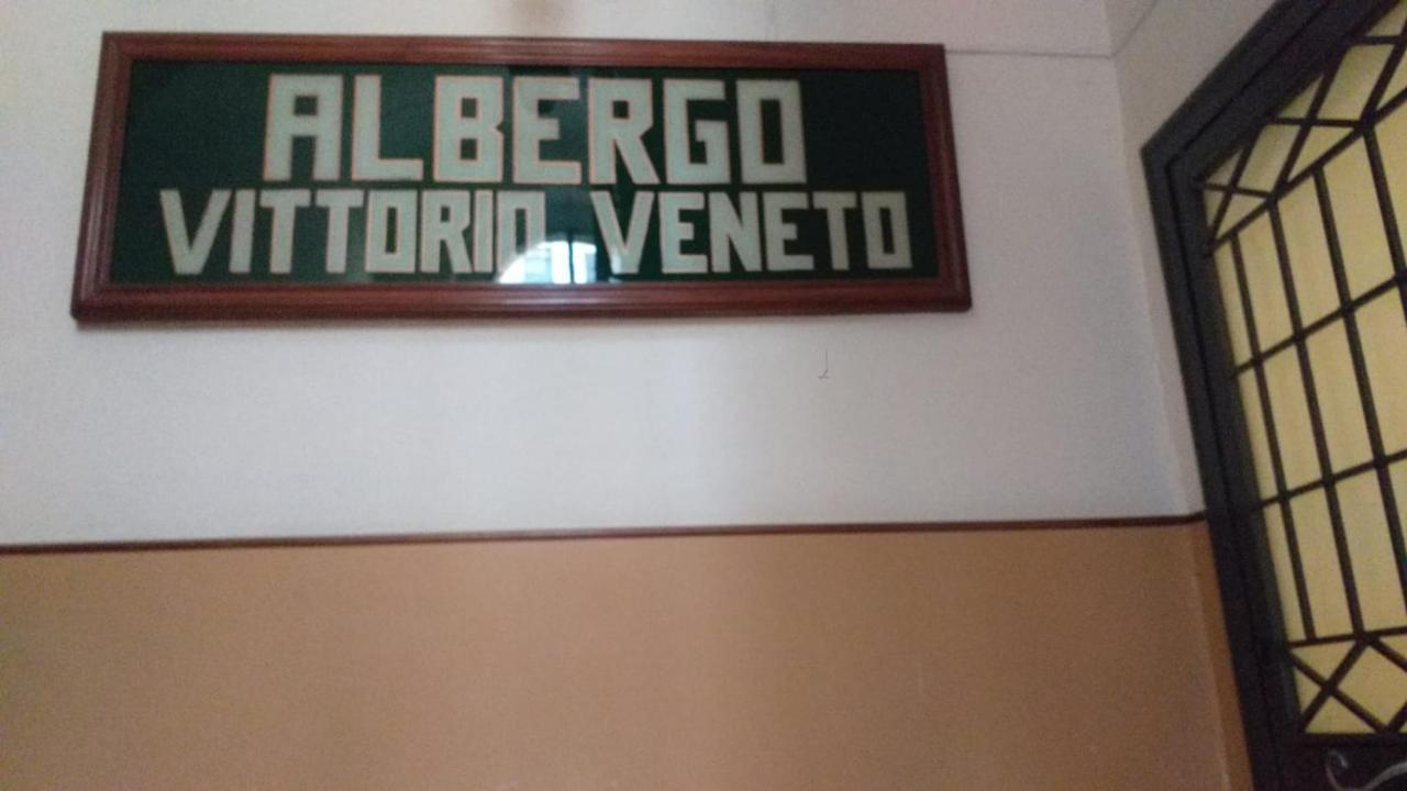 Hotel Vittorio Veneto Napoli Esterno foto