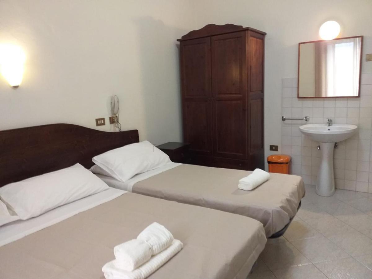 Hotel Vittorio Veneto Napoli Esterno foto