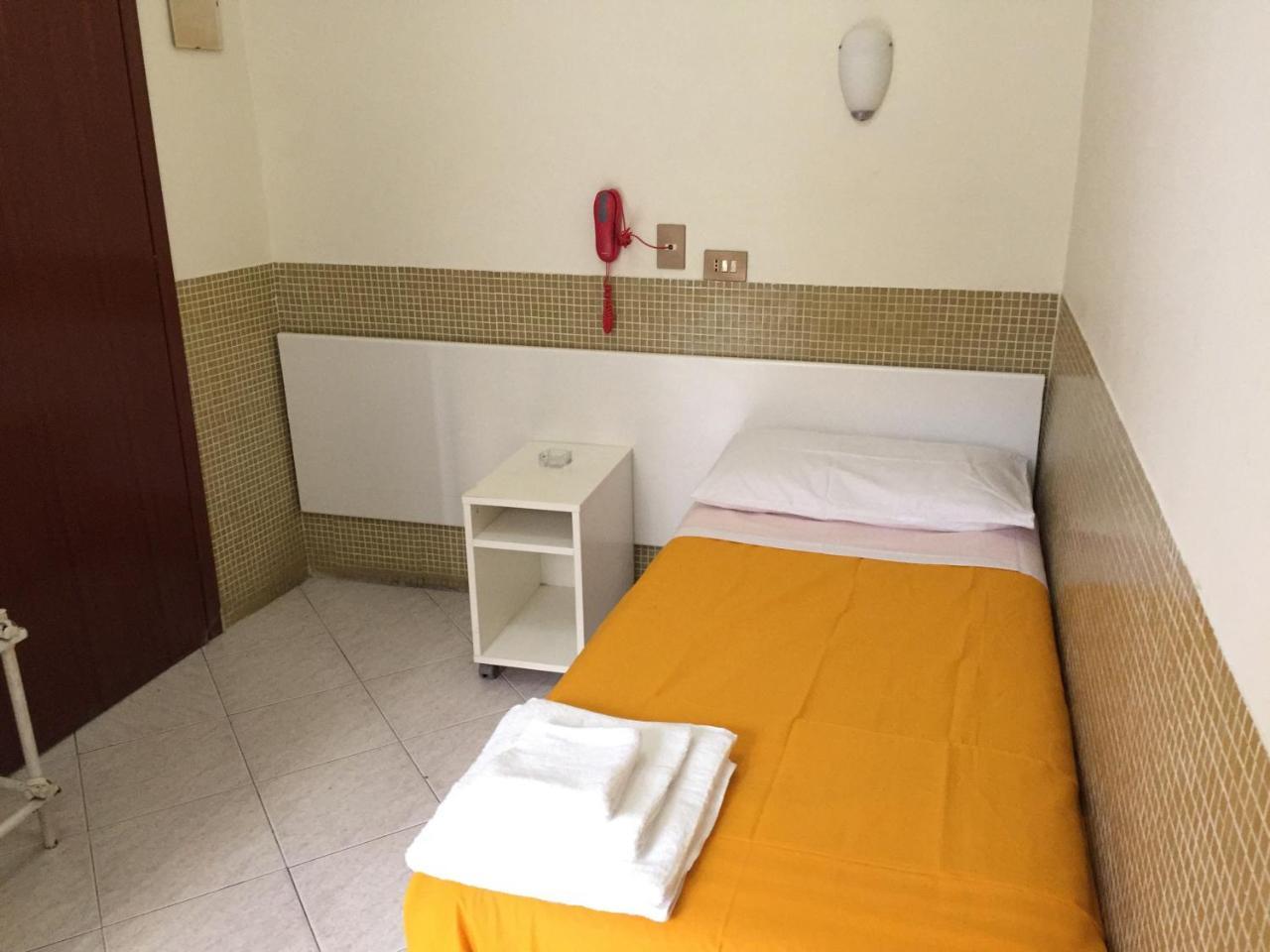 Hotel Vittorio Veneto Napoli Esterno foto