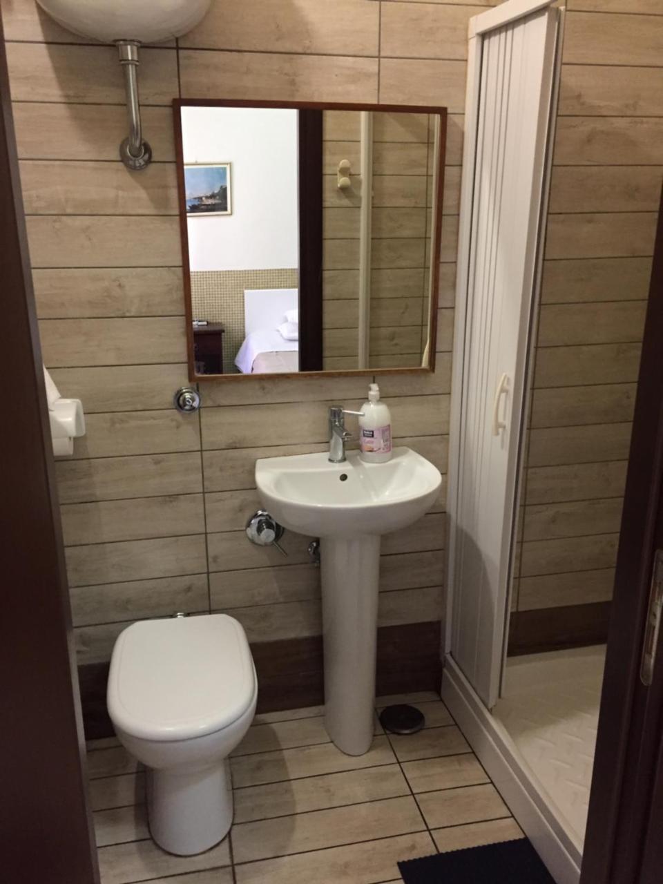 Hotel Vittorio Veneto Napoli Esterno foto