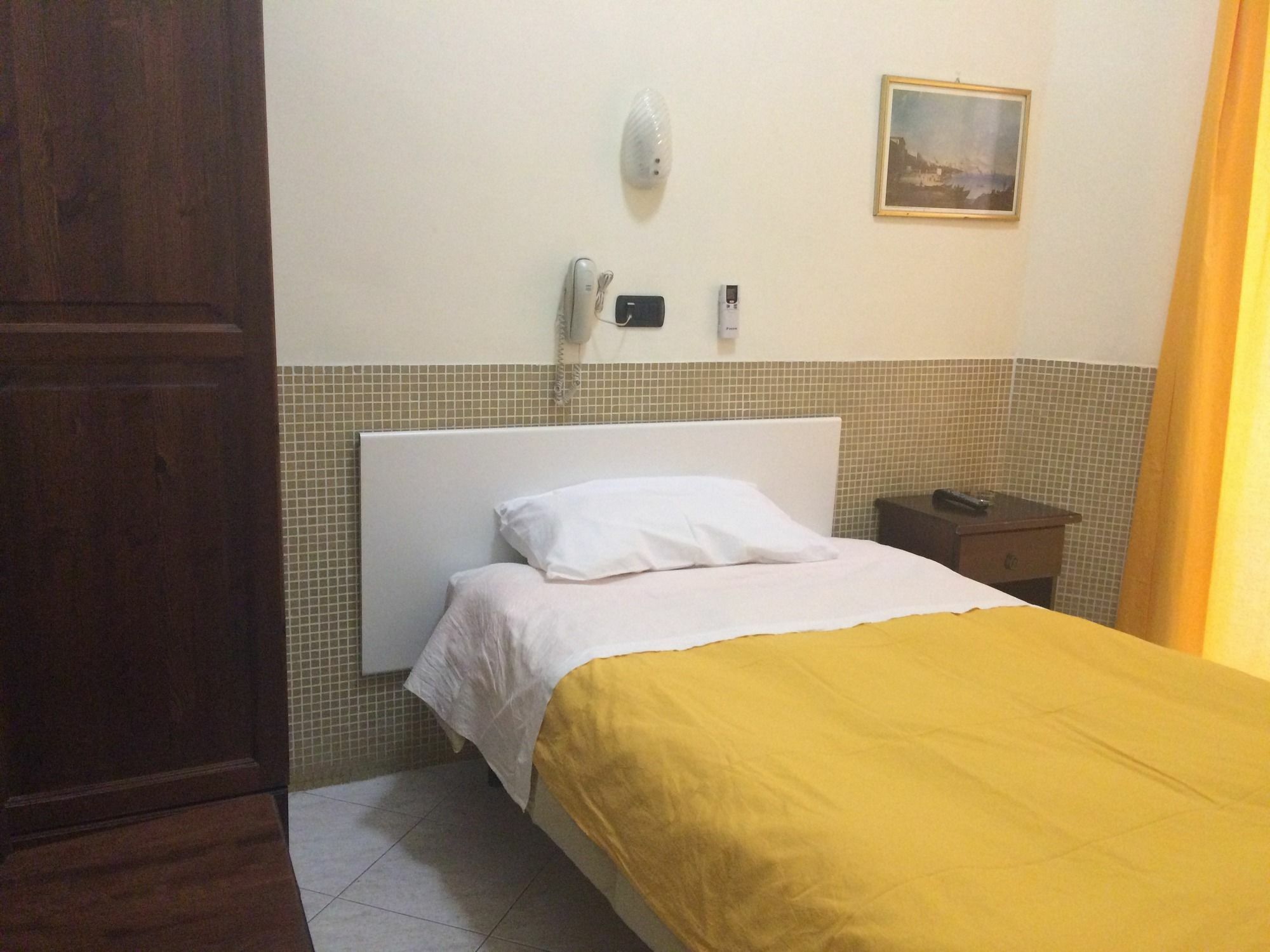 Hotel Vittorio Veneto Napoli Esterno foto