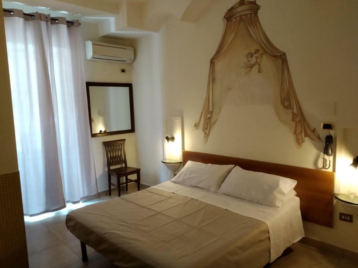 Hotel Vittorio Veneto Napoli Esterno foto